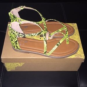Mix No. 6 Pura Snake Print Sandal Size 7.5M